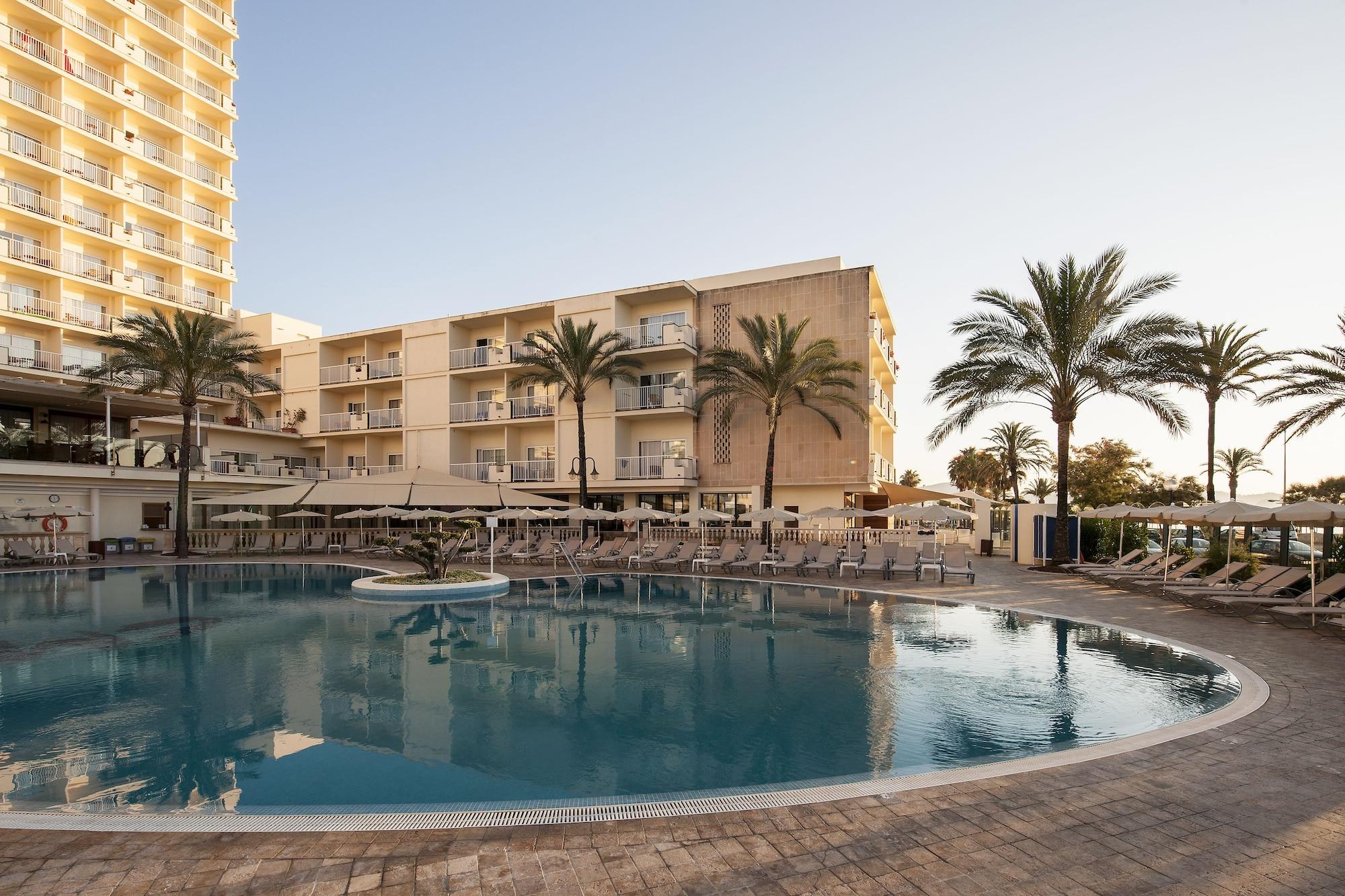 Hotel Cm Castell De Mar 4*