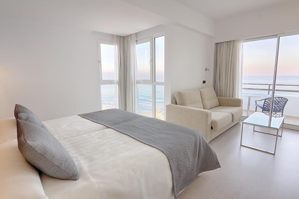 Cm Playa Del Moro 4*