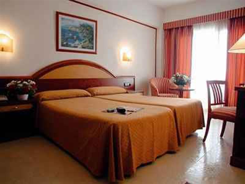 Cm Playa Del Moro Hotel