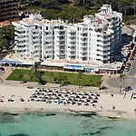 Inviting Apartment In Cala Millor