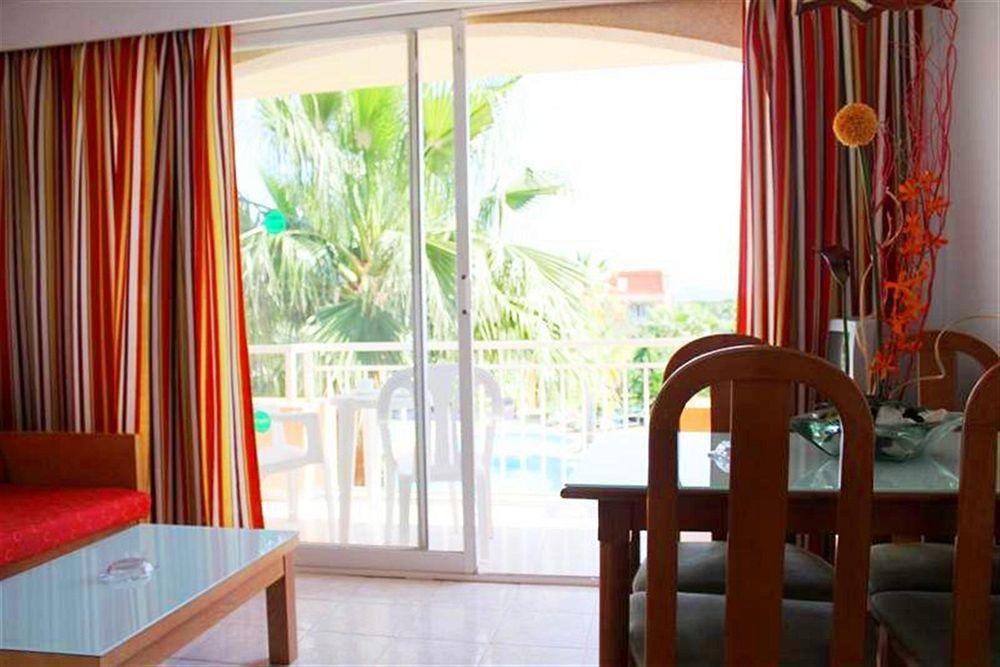 Club Simó Apartahotel 3*