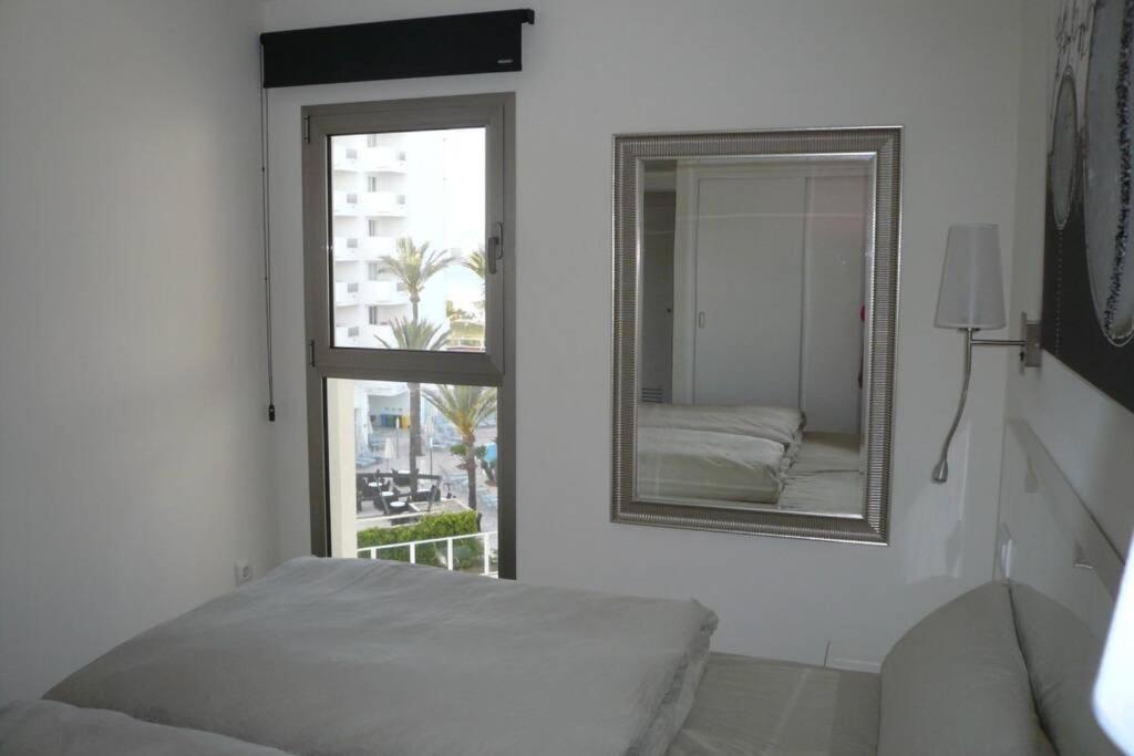 Modern With Stunning Sea View Apartment