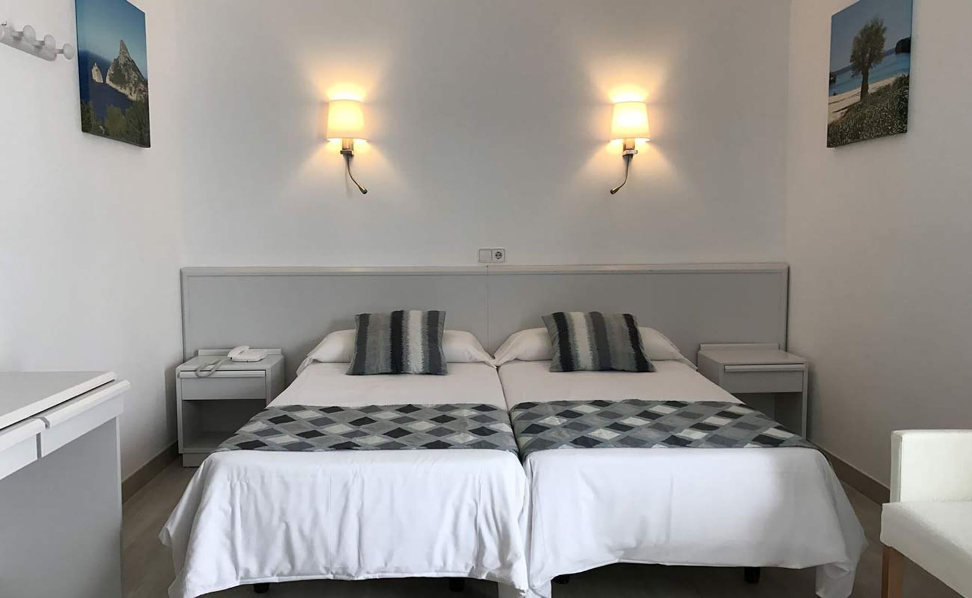R2 Veronica Hotel 3*