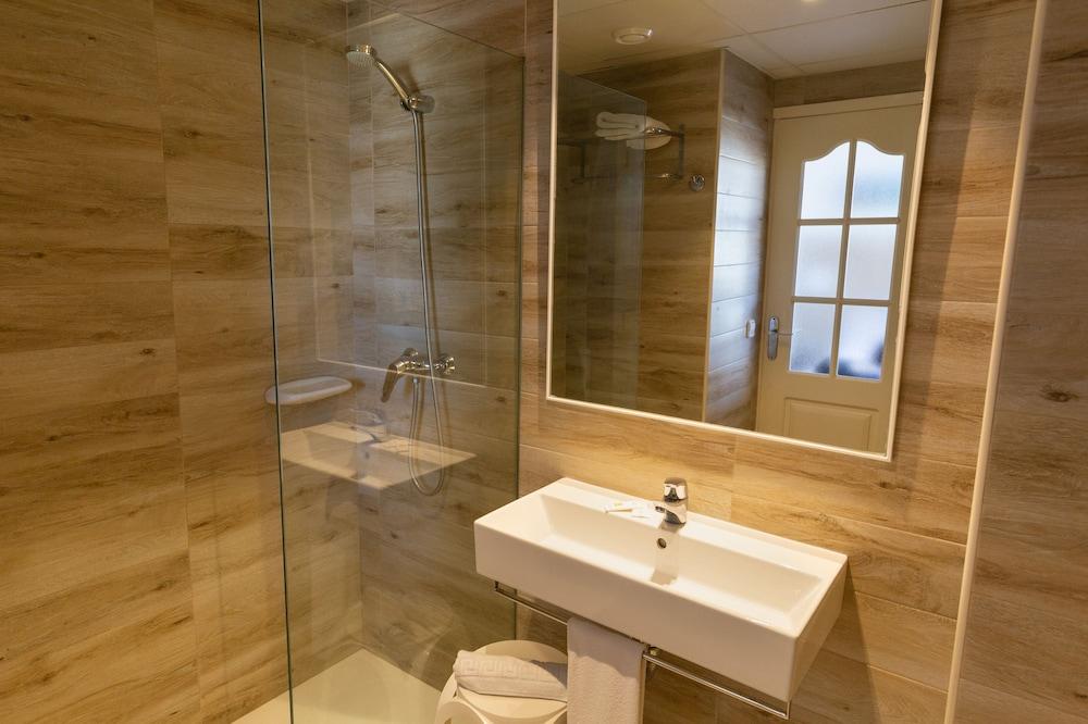 R2 Veronica Hotel 3*
