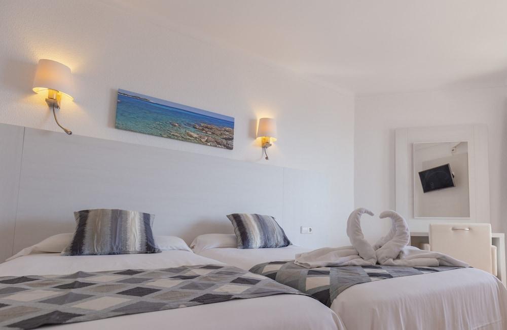 R2 Veronica Hotel 3*
