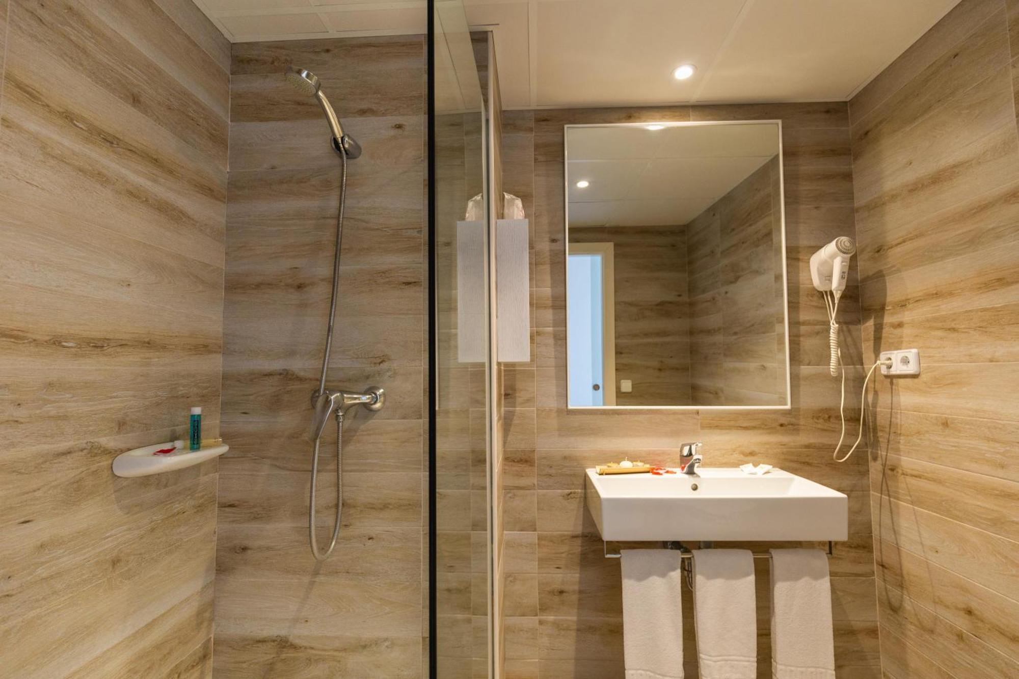 Veronica Hotel