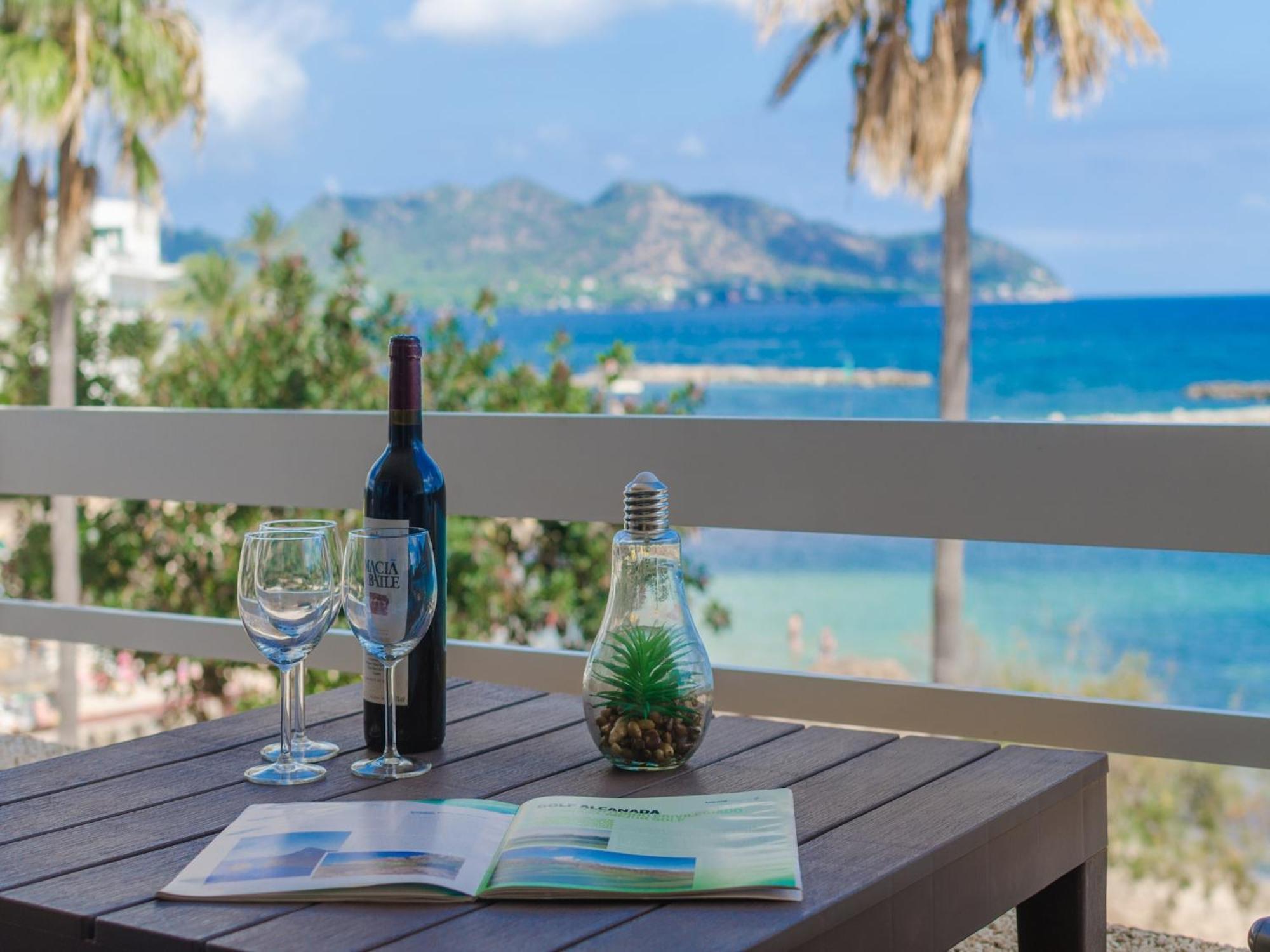 Cala Bona Calm & - In Cala Bona