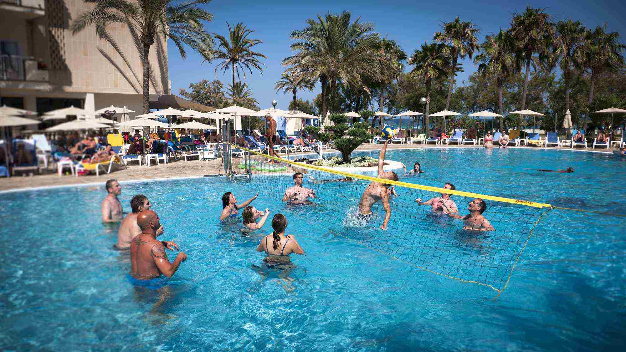 Hotel Cm Castell De Mar 4*