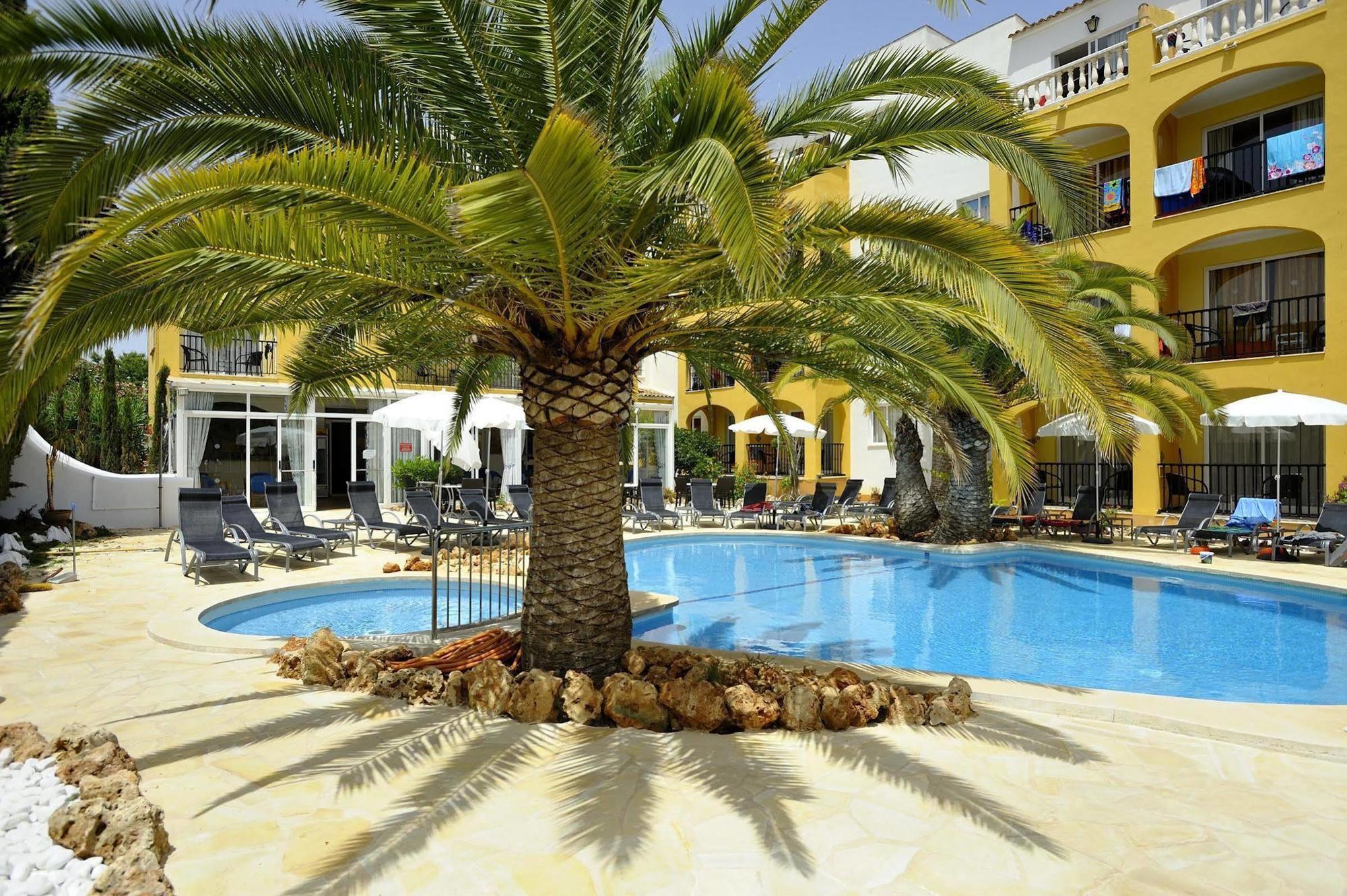Club Simó Apartahotel 3*